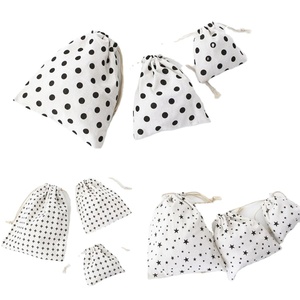 Sacs de maquillage pliables réutilisables personnalisés, en coton noir avec logo imprimé, fermeture à cordon, anti-poussière, recyclables - Product Image 1