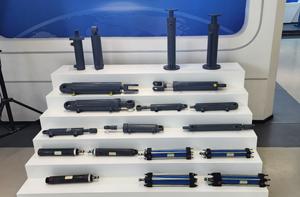 <span class=keywords><strong>Cylindre</strong></span> hydraulique à double effet en <span class=keywords><strong>fonte</strong></span>, sur mesure, 5 et 10 tonnes, avec bride, tige de piston supérieure non standard 63, fourni par les fabricants - Product Image 6