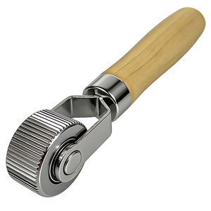 Rouleau de réparation de pneus avec poignée en bois, outil de réparation de pneus, rouleau de compactage à roulement à billes pour la pose de patchs - Product Image 3