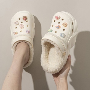 Nouvelles pantoufles d'hiver pour femmes, fermées, doublées de peluche, durables, antidérapantes, pour l'intérieur, chaudes, à semelle épaisse, en coton, motif dessin animé, pour l'automne - Product Image 4