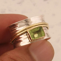 CAOSHI Trendiger Grüner Stein Zweifarbig Silber-Gold-Plattierter Breiter Ring Exquisites Liniendesign Damen Party Messing Schmuck Bandring
