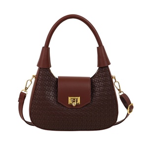 Popolare ed Elegante Borsa a Tracolla/a Spalla a Mezzaluna in PU da Donna, Nuova Collezione 2025, Versatile e di Alta Qualità - Product Image 5