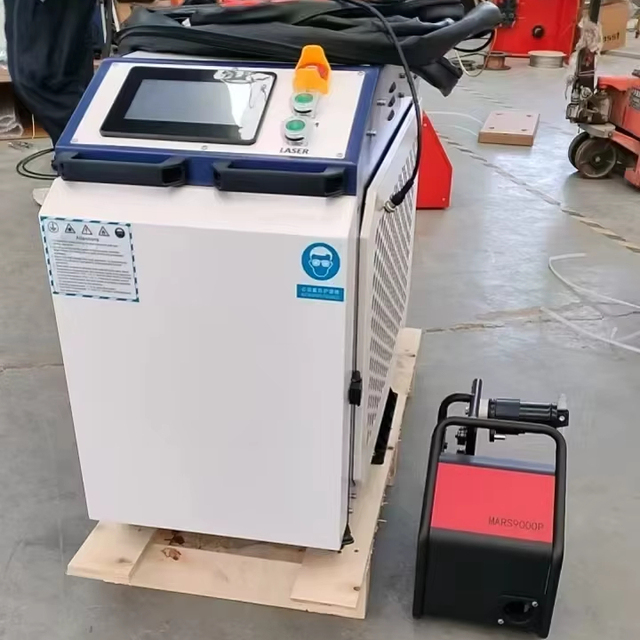 One Button Control Handheld Laser Welder 1500W Portable Laser Welding Machine for Metal Frame