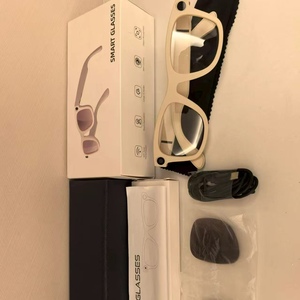 แว่นตาอัจฉริยะ G300 พร้อมระบบ AI ไร้สาย รองรับการแ<span class=keywords><strong>ป</strong></span><span class=keywords><strong>ล</strong></span><span class=keywords><strong>ภาษา</strong></span>แบบเรียลไทม์ ภาพคมชัดระดับ 1080P ระบบจดจำภาพ ผู้ช่วยเสียง ระบบเล่นเพ<span class=keywords><strong>ล</strong></span>ง มาตรฐานกันน้ำ IP67 - Product Image 1