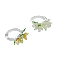 Bague Fleur Papillon en Verre Glaçuré, Design Original, Fleur d'Osmanthus et de Pêcher, Accessoire de Niche Fait Main