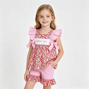 Ensemble court à imprimé floral rouge mignon pour petites filles, haut à manches bouffantes rose pour enfants avec short à volants, vêtements de détente d'été pour enfants - Product Image 1