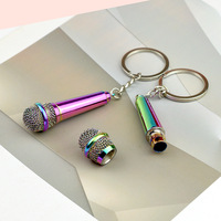 Llavero de micrófono creativo, mini micrófono de simulación, recuerdo para actor, regalo grabado para programa o actuación, llavero de regalo