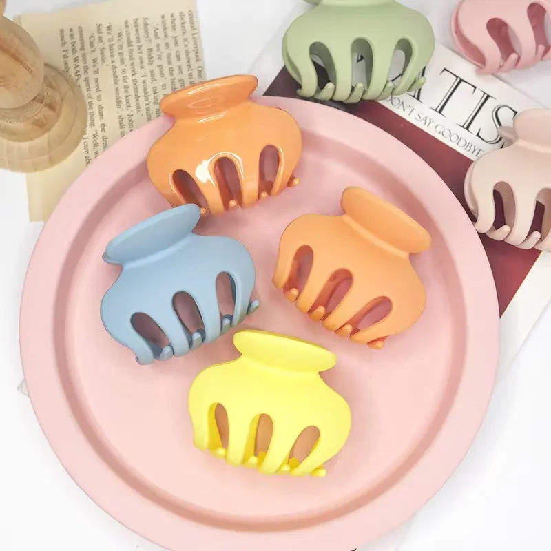 best Fashion Korean style women simple small size hair clips pop Sweet plastic frosted claw clips For Hair Accessories