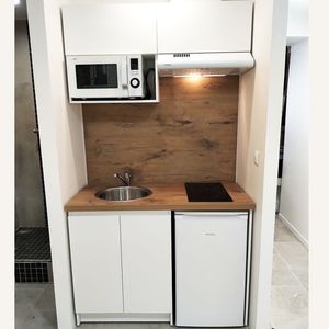 酒店项目定制批发现代迷你紧凑型厨房设备 水槽底座 环保水龙头 铰链式厨房柜 - Product Image 5