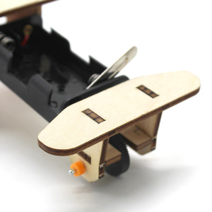 Kit de avión planeador de madera para bricolaje, control manual, funciona con pilas, juguete educativo científico para niños de 4 a 6 años - Product Image 4
