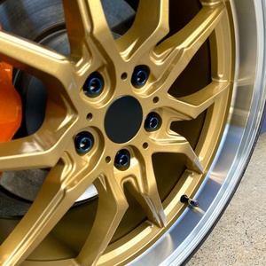 Écrous de roue autobloquants en titane GR5, finition polie, hexagonaux métriques, filetage M10 pour amélioration automobile - Product Image 3