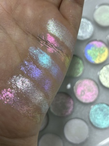 Tùy chỉnh đầy màu sắc mịn chất lượng cao duy nhất <span class=keywords><strong>Eyeshadow</strong></span> Sparkle óng ánh multichrome Duochrome <span class=keywords><strong>Eyeshadow</strong></span> nhãn hiệu riêng - Product Image 4
