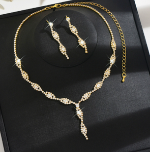 スタイリッシュな女性用ブライダルジュエリーセット、シルバー銅合金、パール、ラインストーン、ロマンチックなダイヤモンドアクセント、結婚式の贈り物に - Product Image 3