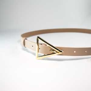 Ceinture pour femme avec boucle triangulaire dorée, style décontracté, placage en alliage - Product Image 1