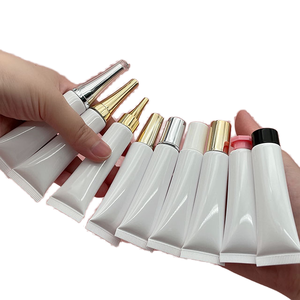 <span class=keywords><strong>Tube</strong></span> souple blanc mat de 30 ml et 30 g avec bouchon à vis en <span class=keywords><strong>plastique</strong></span>, embout pompe ovale plat, emballage style rouge à lèvres pour crème solaire BB - Product Image 1