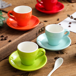 Set di <span class=keywords><strong>Tazze</strong></span> e Piattini in <span class=keywords><strong>Ceramica</strong></span> Colorata Personalizzata per Cappuccino, Caffè, Tè ed Espresso per Hotel e Uffici - Product Image 3