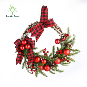 LY couronne artificielle <span class=keywords><strong>guirlande</strong></span> de noël couronne de porte d'entrée couronne en plastique pour fenêtre suspendue au mur maison chambre jardin extérieur - Product Image 6