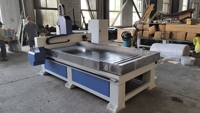 1325 Wirtschaftliche CNC-Steinrouter-Graviermaschine für Marmor, Granit und Kunststein-Bearbeitung