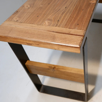 Banc de base de table basse de console moderne avec pieds en bois rustiques et cadre en métal carré pour une utilisation en extérieur dans les hôpitaux ou les ateliers