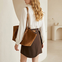 Sac fourre-tout en daim et cuir véritable, design de luxe pour femmes, sac à bandoulière avec pochette de rangement, nubuck doux, logo personnalisé, faible MOQ