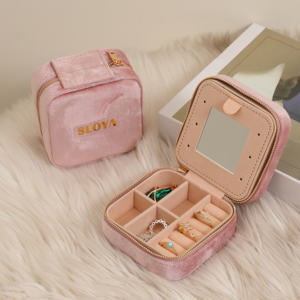 Caja de Almacenamiento de Joyas Portátil de Viaje con Logotipo Personalizado, Caja de Almacenamiento de Joyas de Terciopelo con Cierre y Espejo, Forma Cuadrada - Product Image 4