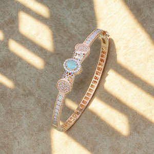 Bracelet de luxe en or et diamants, pierres précieuses turquoise, bijoux fins pour femmes, cadeau élégant pour anniversaire de mariage - Product Image 4