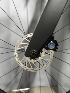 Bicicleta de Triatlón KOZO de Fibra de Carbono, Frenos de Disco, Cambio Electrónico de 2x12 Velocidades, Ruedas de Cinco Radios, Bicicleta TT de Rueda Cerrada WHL-K - Product Image 6