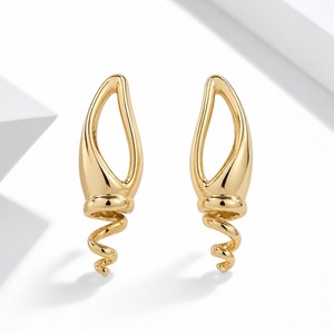 Pendientes Espiral de Lágrima Abiertos de Acero Inoxidable con Baño de Oro de 14K al Vacío, Joyería Escultural Colgante - Product Image 1