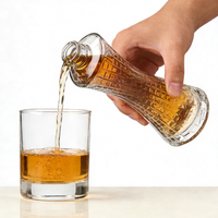 Bouteille de whisky, brandy, rhum ou vin en verre vide, élégante et tendance, avec bouchon en forme de T