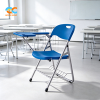 Chaise de formation robuste industrielle bleue en PP avec tablette, porte-gobelet, porte-stylo et panier à câbles, idéale pour les examens en salle de classe