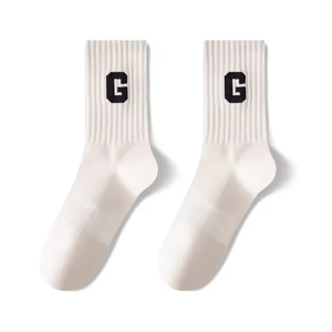 Chaussettes de sport unisexes personnalisées en coton de haute qualité pour hommes et femmes, avec logo, compression et design de créateur. - Product Image 3