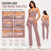 Ensemble de yoga rétro à pois avec pantalon évasé, leggings à taille croisée et bordure contrastante, et crop top