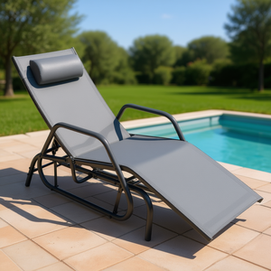 Tumbona de plástico con reposabrazos y almohada para uso junto a la piscina o en el patio. - Product Image 2