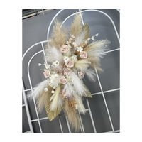 Arche de mariage Boho Fleurs Arche de pampa Arrangement de pièce maîtresse en vente