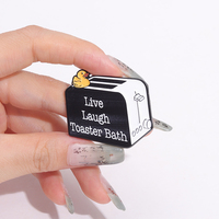 Alfileres de esmalte para tostadora de pato, broches divertidos para hacer pan, insignia de solapa para ropa, regalo de joyería para niños y amigos, venta al por mayor