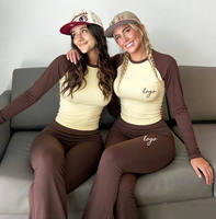 Ensemble deux pièces personnalisé pour femmes, idéal pour les grandes tailles, collection automne 2026, avec haut à manches longues et pantalon à revers, ensemble de détente deux pièces pour femmes