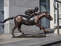 Statues d'animaux de jardin grandeur nature, statue de cheval galopant et sautant en bronze, sculpture de jardin, statue de cheval en bronze antique