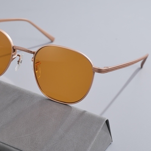 Lunettes de soleil tendance avec monture carrée ronde en titane pour hommes et femmes, verres colorés UV400, style vintage, logo personnalisé, vente en gros OEM - Product Image 2