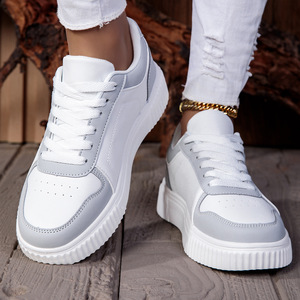 Chaussures bateau coréennes blanches pour hommes en cuir PU avec semelle en caoutchouc, personnalisables avec logo, de haute qualité - Product Image 3