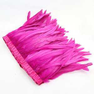 Venta al por mayor <span class=keywords><strong>de</strong></span> fábrica: Pluma <span class=keywords><strong>de</strong></span> cola <span class=keywords><strong>de</strong></span> <span class=keywords><strong>gallo</strong></span> teñida <span class=keywords><strong>de</strong></span> negro <span class=keywords><strong>de</strong></span> 10-12 pulgadas/25-30 cm, flecos para disfraces <span class=keywords><strong>de</strong></span> carnaval, vestidos <span class=keywords><strong>y</strong></span> costura. - Product Image 4