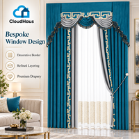 Ensemble de rideaux de luxe OEM ODM bleu poudré avec broderie dorée, cantonnière en tissu superposé et pompons pour projets d'aménagement intérieur de villas et d'hôtels