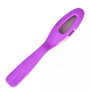 Lime à pied de pédicure en acier inoxydable à poignée en plastique coloré de qualité supérieure bon marché lime à pied en métal pour dissolvant de callosités - Product Image 2