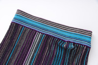 Nouvelle collection Printemps 2026 : Ensemble décontracté pour femme en tricot avec fil doré et argenté, comprenant un pull et une jupe midi en maille, idéal pour les fêtes.