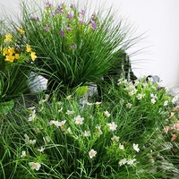 Plante artificielle d'intérieur, herbe de simulation type Cattail, pour décoration intérieure, arrangement floral et ornements, en composition de type grappe de herbe ou paillis.