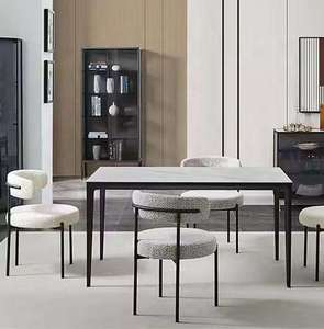 Fauteuil d'appoint moderne nordique en velours bouclé blanc avec pieds en métal noir et dossier incurvé, design rembourré pour la maison, le bureau ou la chambre - Product Image 3