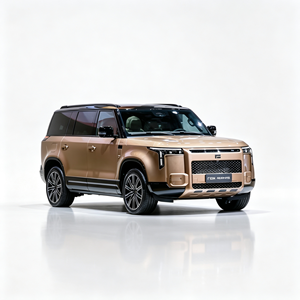 SUV de Lujo Todoterreno 4x4 Resistente para Exploración en el Desierto, Senderos Forestales, Campamentos y Salidas Familiares - Product Image 1