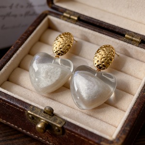 Pendientes de Resina en Forma de Corazón con Aleación de Zinc, Chapados en Oro, Joyería de Moda para Mujer 2026 - Product Image 2