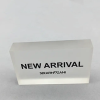 Bloc de présentoir en acrylique transparent givré solide cube personnalisé en usine