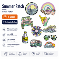 Prêts à expédier : Patchs d'été, Badges brodés ambiance plage, Appliques thermocollantes Cactus Onde Rétro pour chapeaux. Vente en gros, en stock.