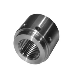 Manchon de connexion fileté en acier usiné CNC de précision sur mesure avec trous latéraux pour pièces de machines hydrauliques - Product Image 1